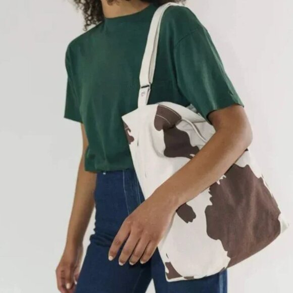 Brown Cow Print Vertical Duck Tote Bag - BAGGU - Picture 1 of 5
